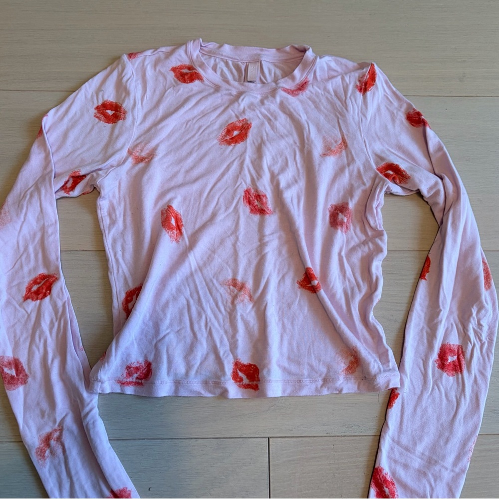SKIMS Pink Long-Sleeve Tee with Red Lip Print